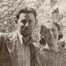 נפתלי ואשתו פנינה כשהיו חברים